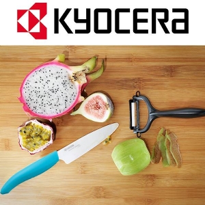 Kyocera - Coltello Frutta e Verdura Ceramica FK110WH Manico Blu